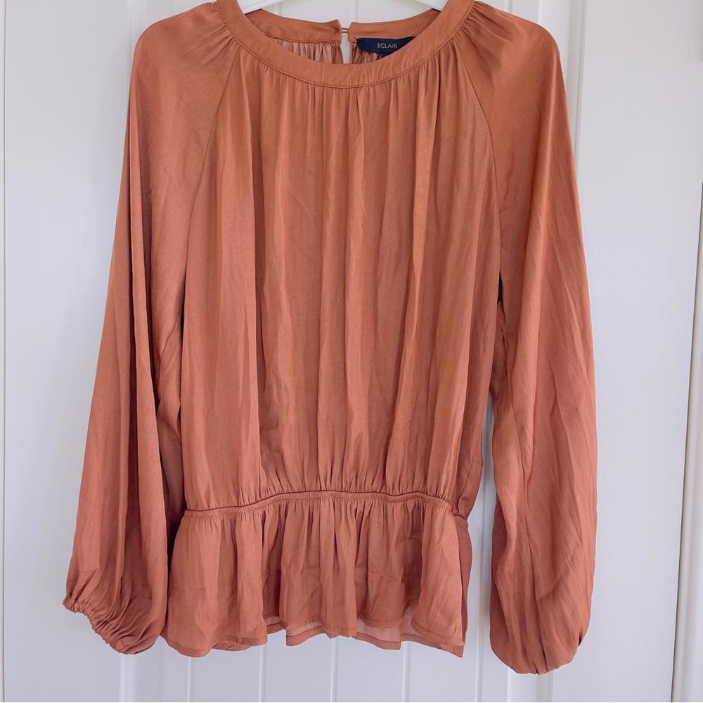 Eclair elastic waist puff sleeves silky Blouse NWT